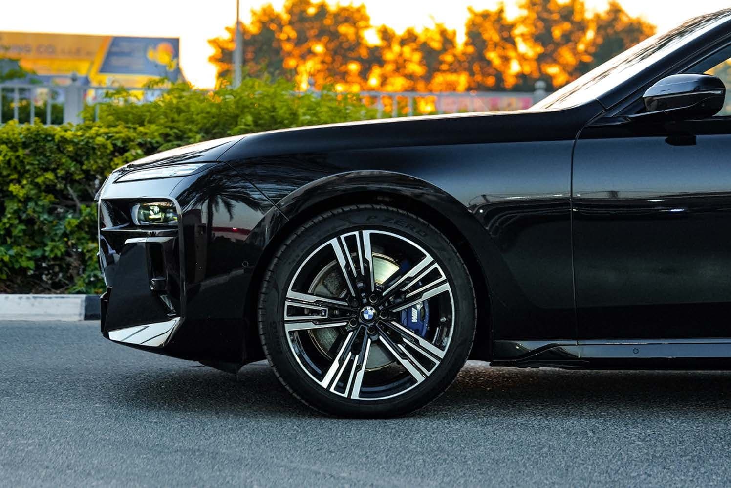 BMW 740i (2026) — 5