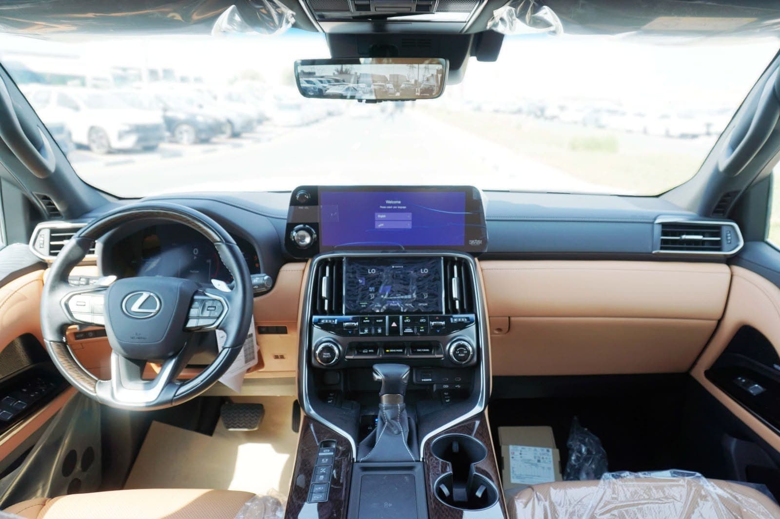 لكزس LX 600 (٧ مقاعد) — 2